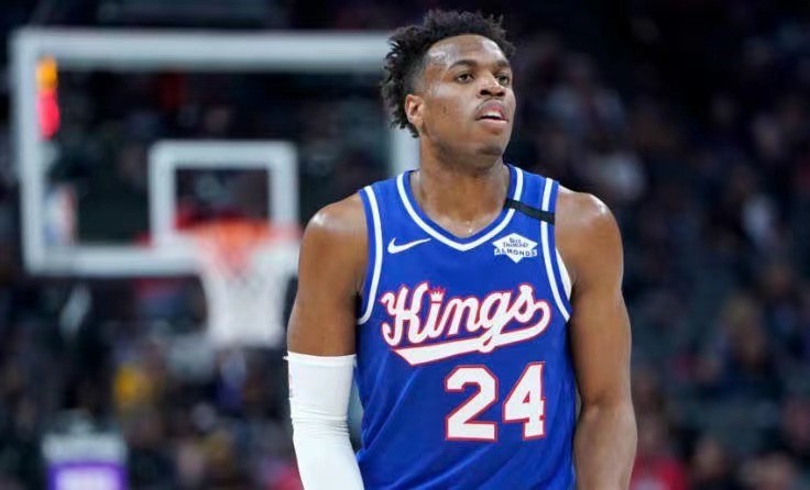 NBA最新动态更新与热议焦点汇总