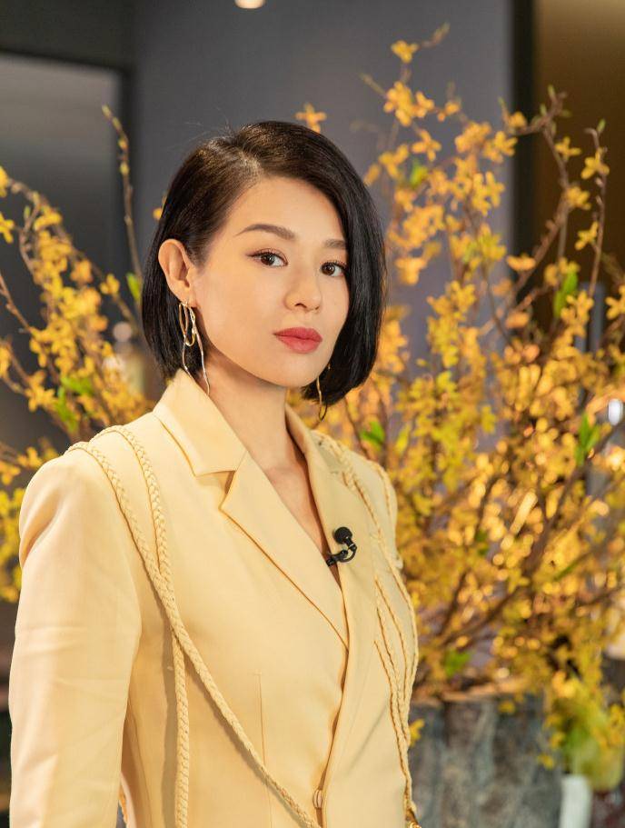 胡杏儿事业家庭双丰收，最新消息揭示双重成功之路