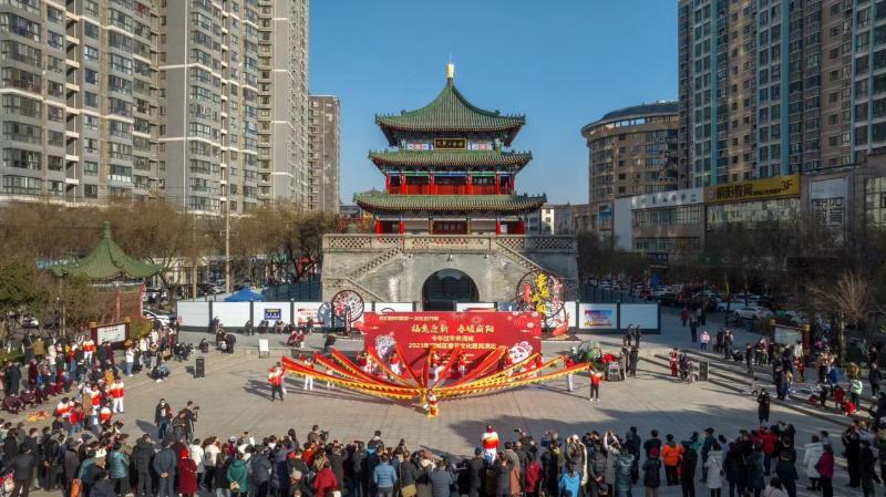 广场舞盛况，舞动中的社区活力与情感交流之美