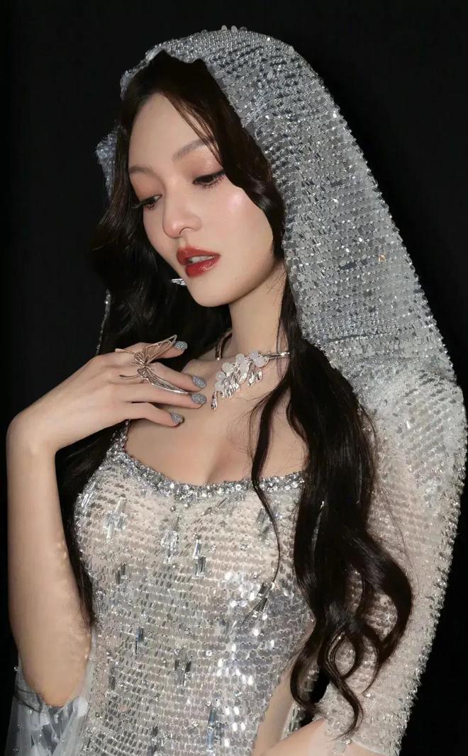 张韶涵，时光中的优雅女神最新照片曝光