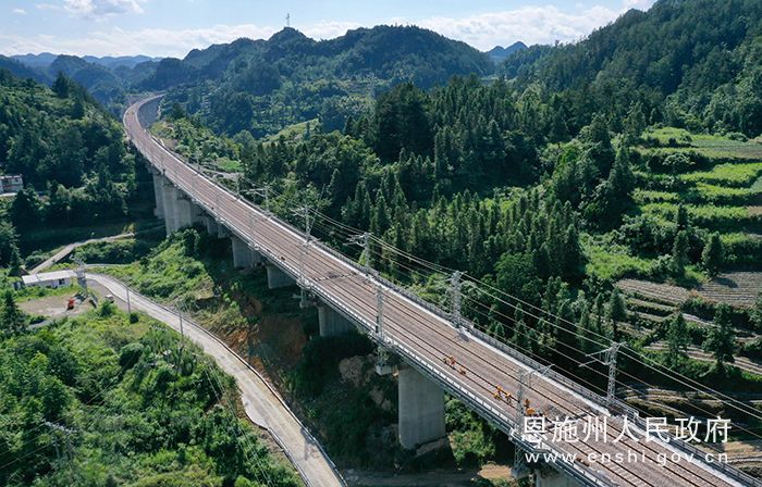 黔张常铁路进展顺利，助推地方经济发展最新消息
